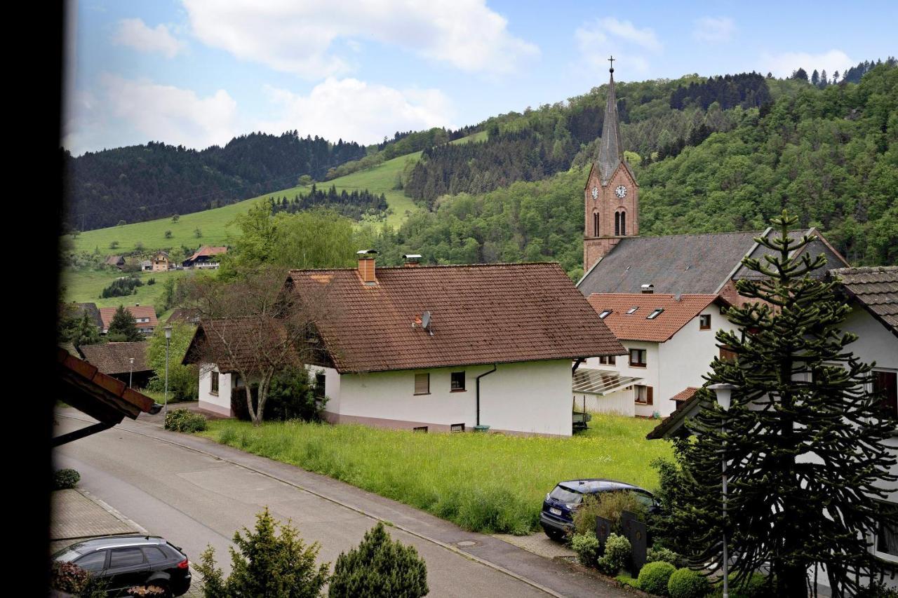 Gieringer Apartment Oberharmersbach Bagian luar foto